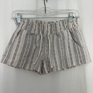 Cute beachy pants perfect for a day out